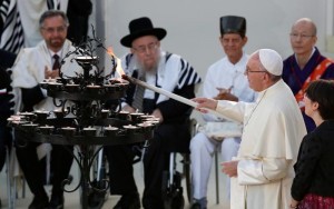 20160920t1406-5301-cns-pope-assisi-peace_800-800x500.jpg